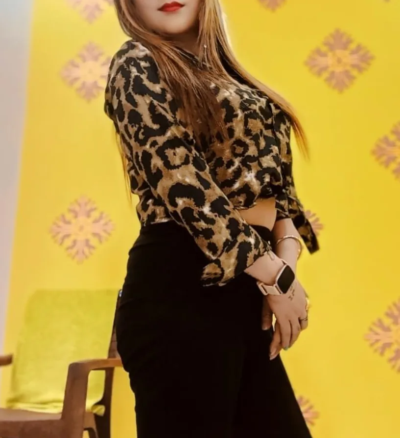 Professional and experienced escort Manjinita Near MG Road Delhi