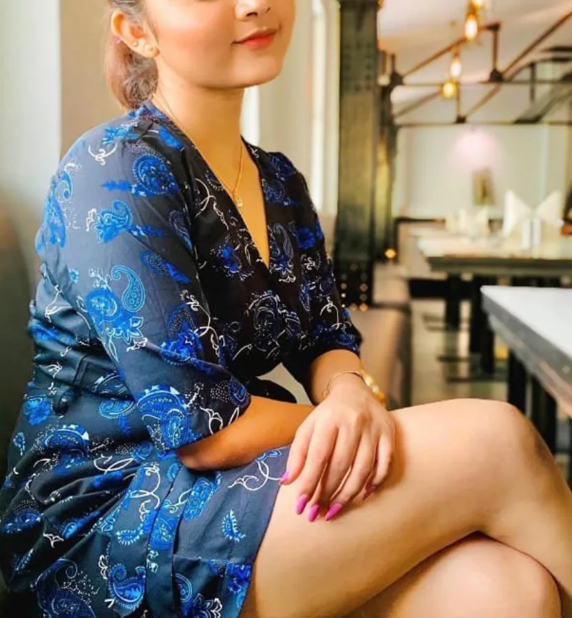 Young and Educated Married Housewife Neelam in South Delhi