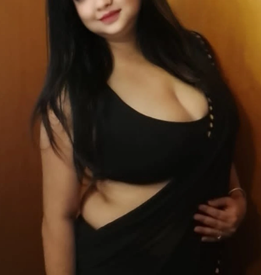 A chubby girl in Janakpuri, Delhi