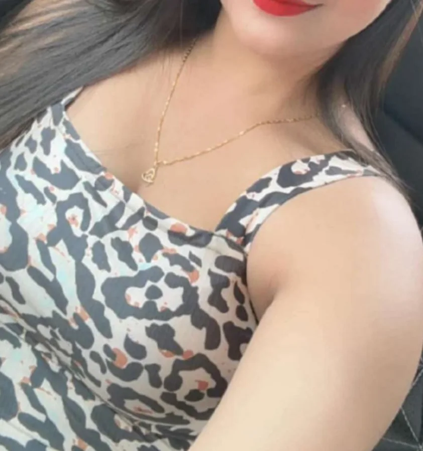 38 Year old Pihu in Paharganj, Delhi | Independent Call Girl