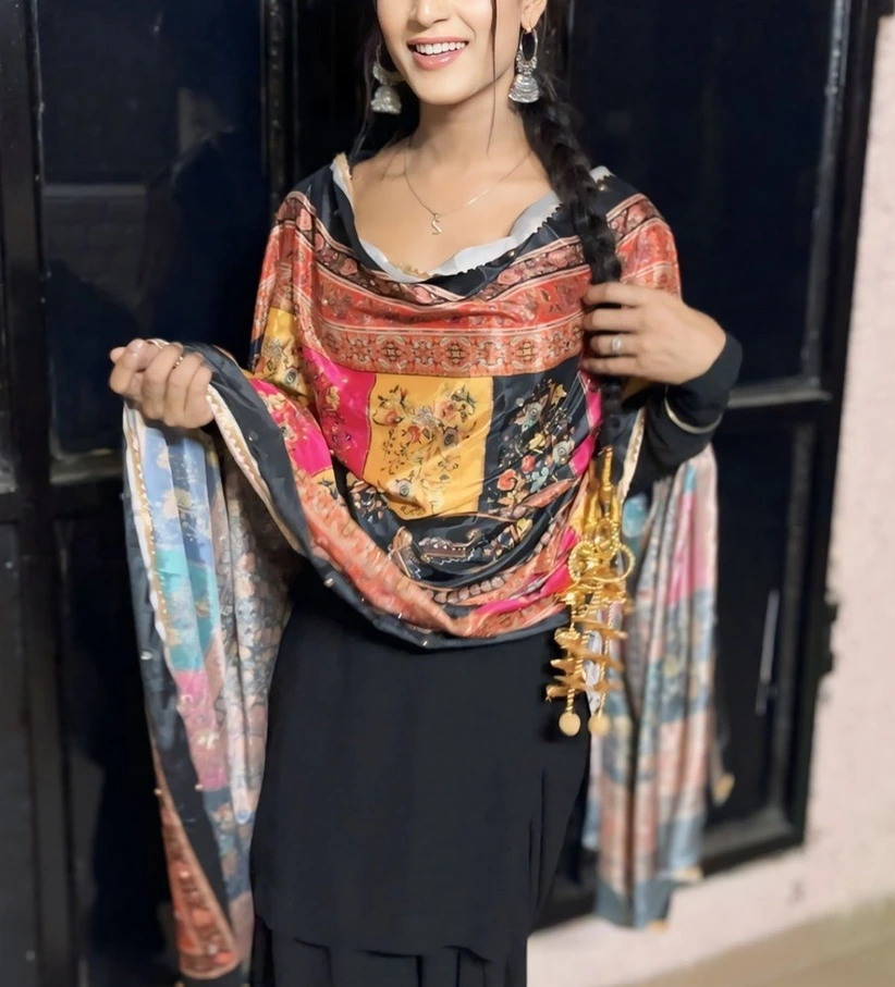 Anushka your Desire Kashmiri Escort