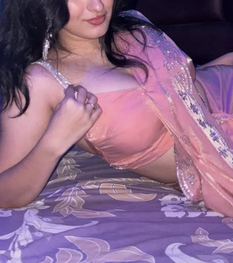 Highly Trained Premium Air Hostess Escort in Golf Links, Delhi	