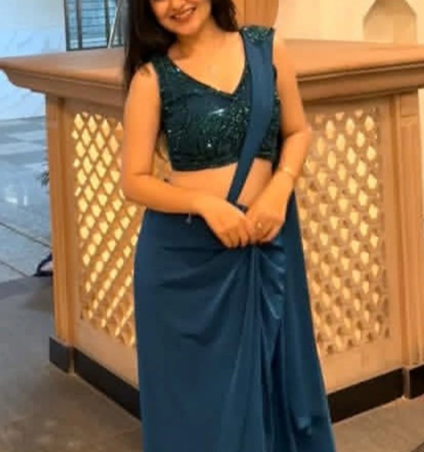 Hot Air Hostess Shubhangi Sharma in Chanakyapuri, Dehi
