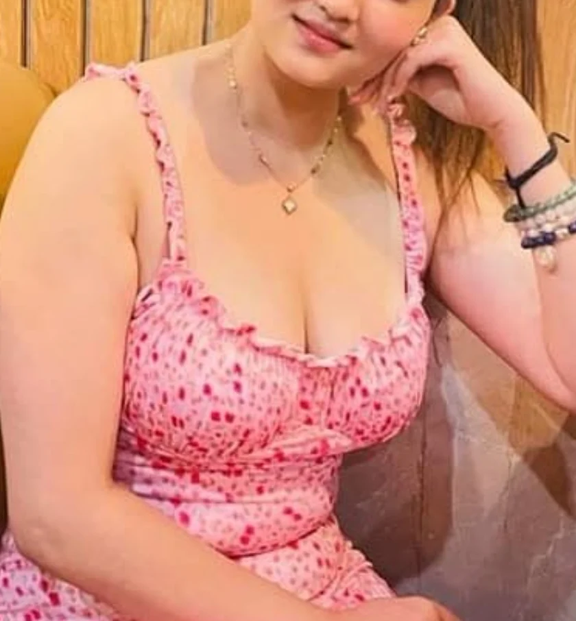 Call girl Indira in Janakpuri, Delhi